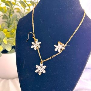 🆕 Gold & White Snowflake Necklace Earrings Set